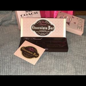 Too faced “Chocolate Bar Palette”